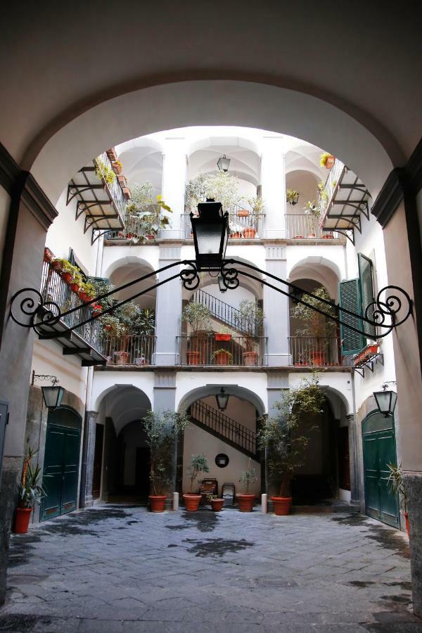 Casa Matys Appartement Napels Buitenkant foto